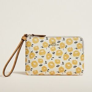 Coach Corner Zip Wristlet in the Chalk Buttercup Multi Print. NWT
